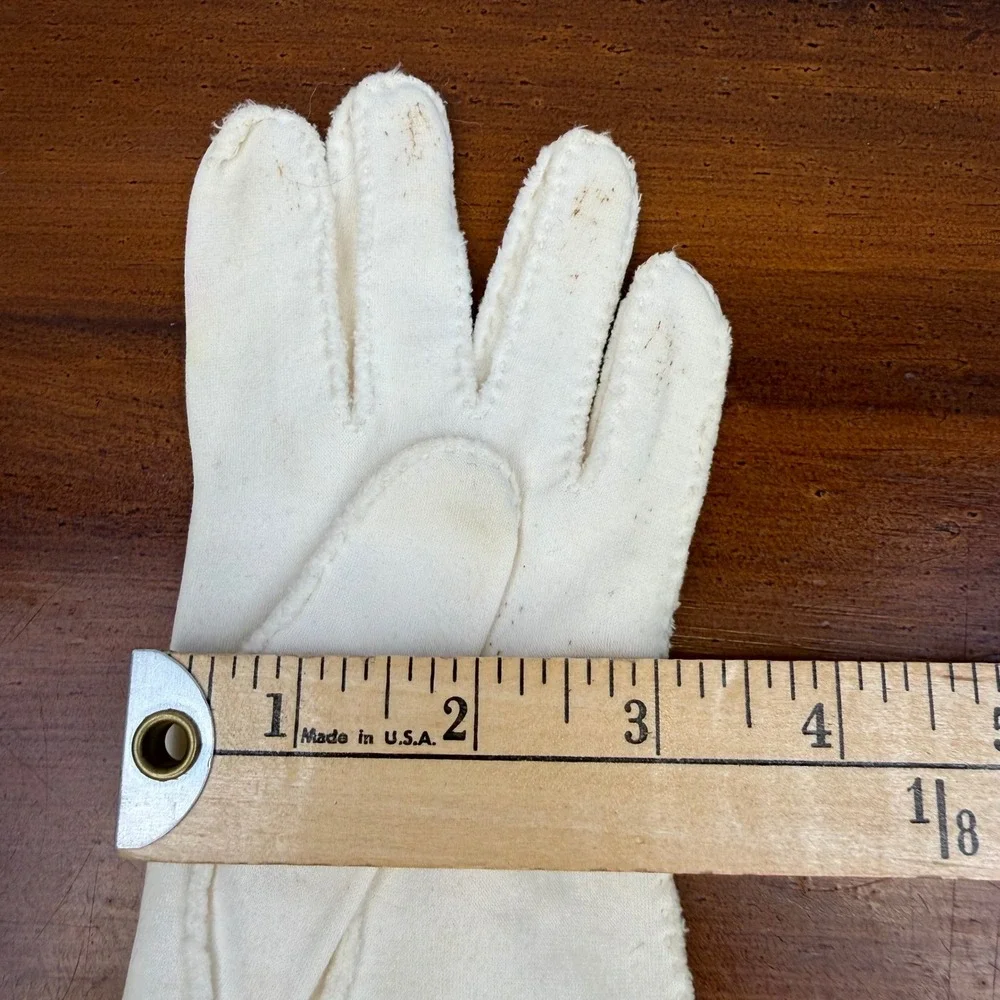 Vintage Cream Whipstitch Wrist Length Gloves Floral Raised Dot Embroidery Fair